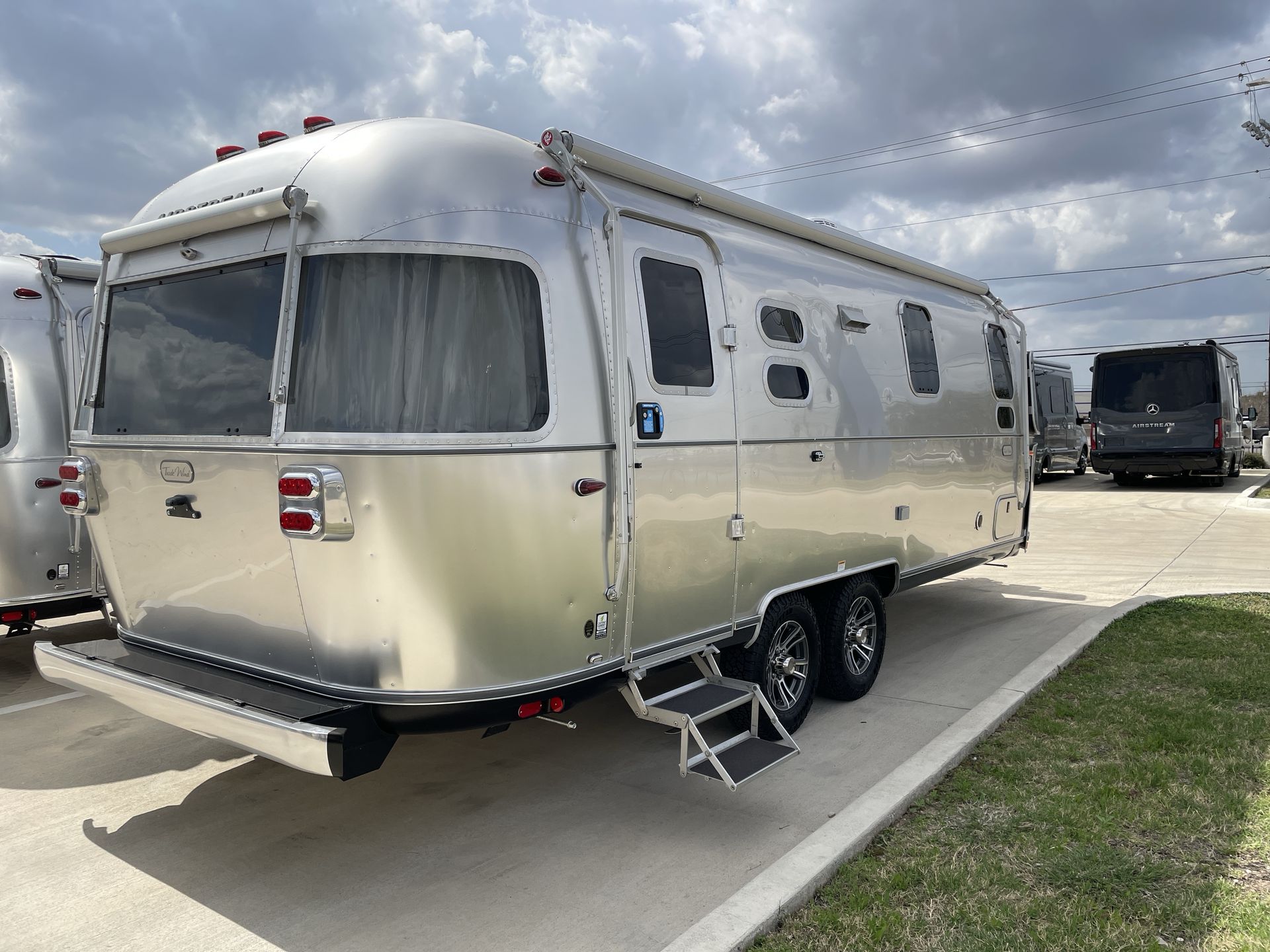 2026 Airstream 25FBT Base