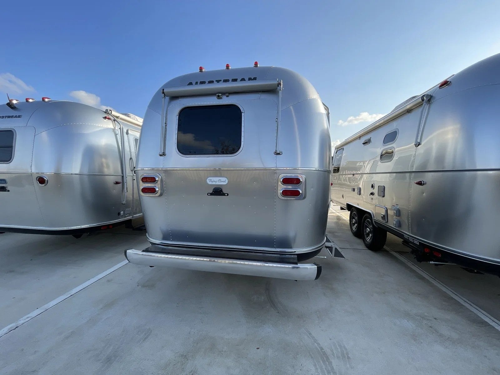 2026 Airstream 23FBT Base