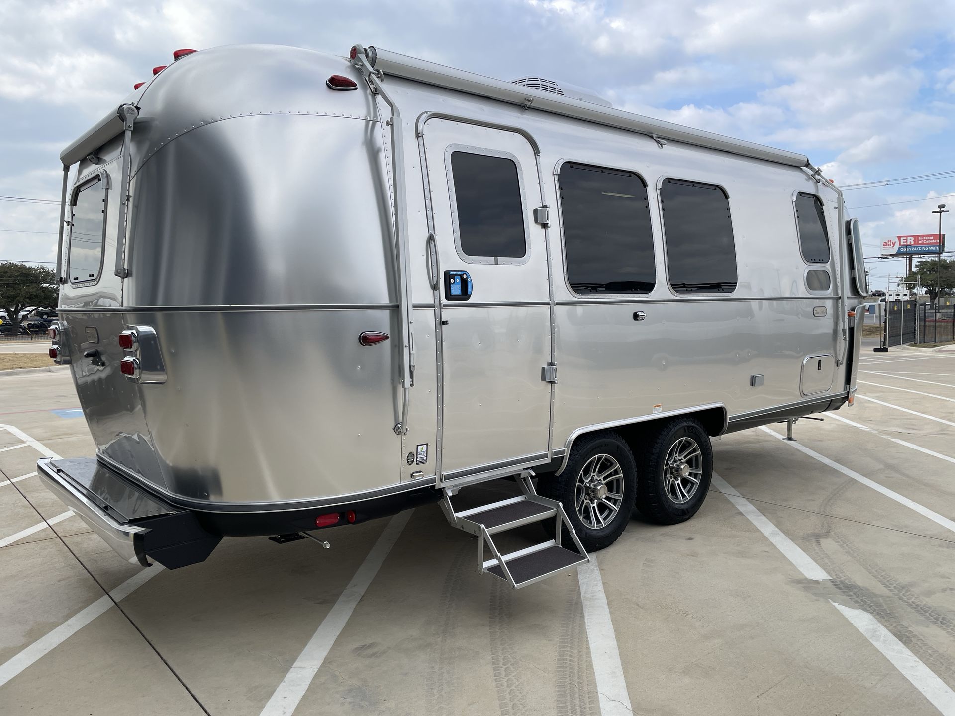2026 Airstream 23FBT Base