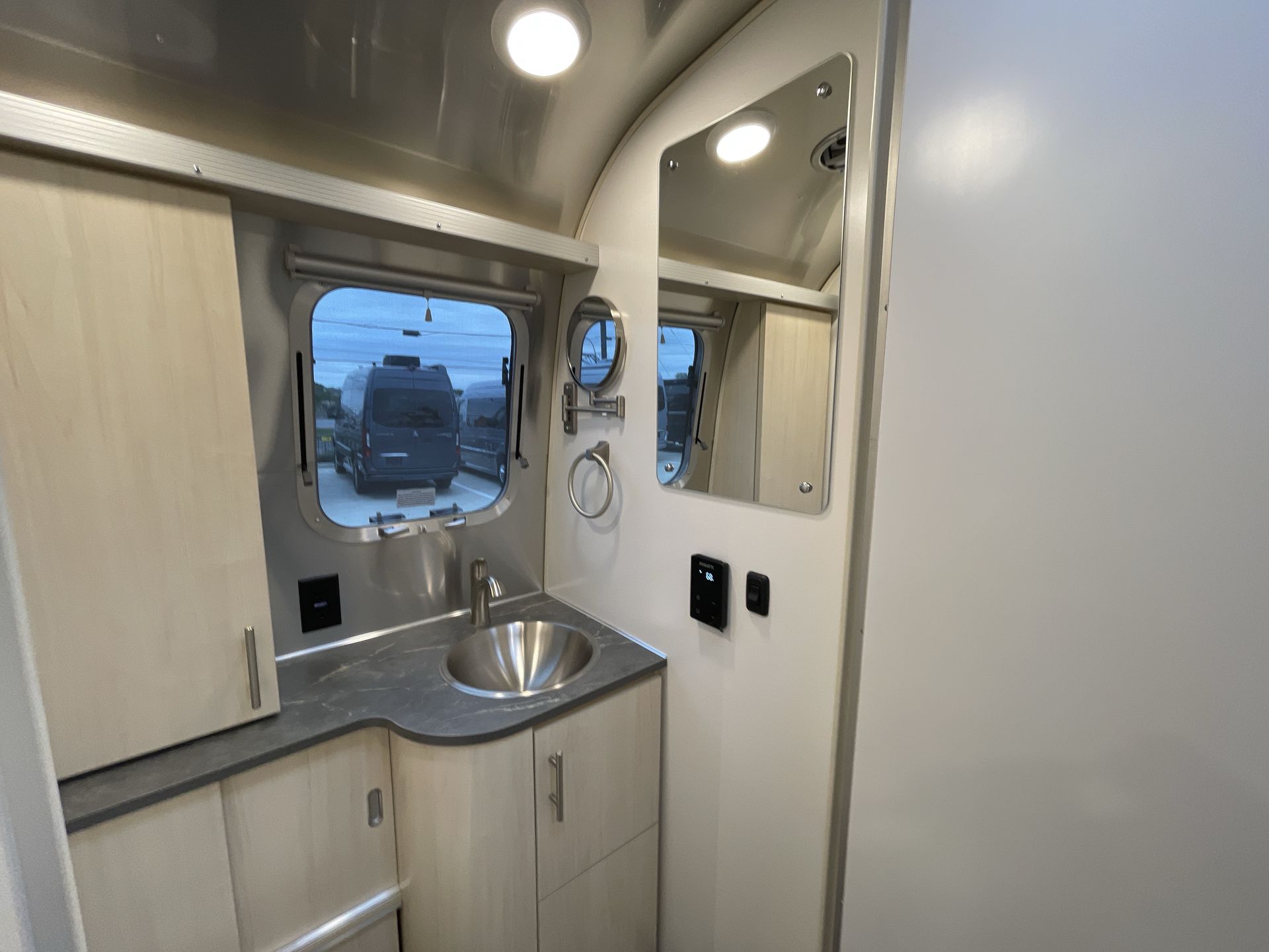 2026 Airstream 27FBQ Base