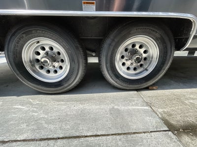 2026 Airstream 27FBT Base