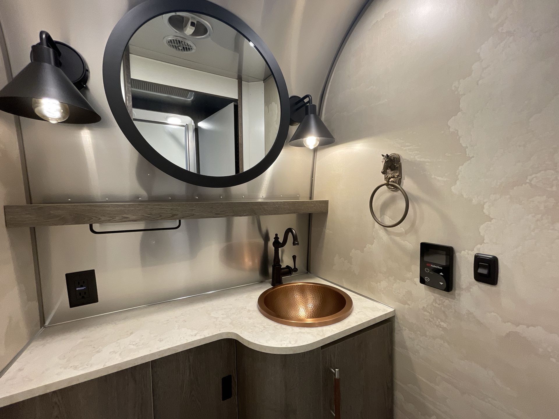 2026 Airstream 27FBT Base