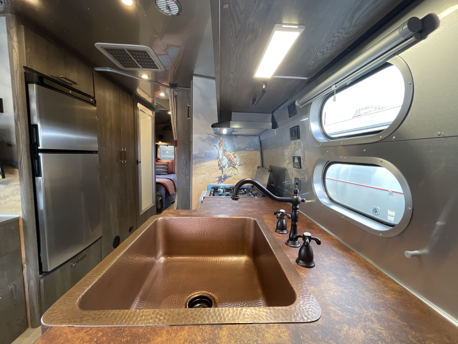 2026 Airstream 27FBT Base