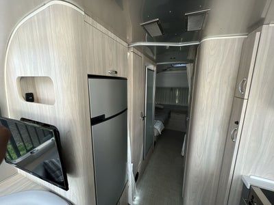 2026 Airstream 25FBT Base