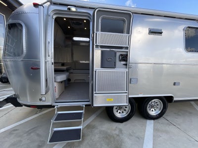 2026 Airstream 25FBQ Base