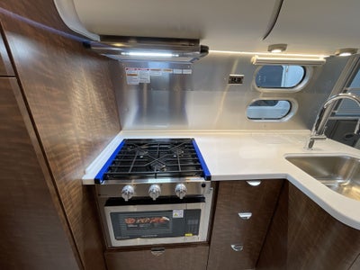 2026 Airstream 27FBQ Base