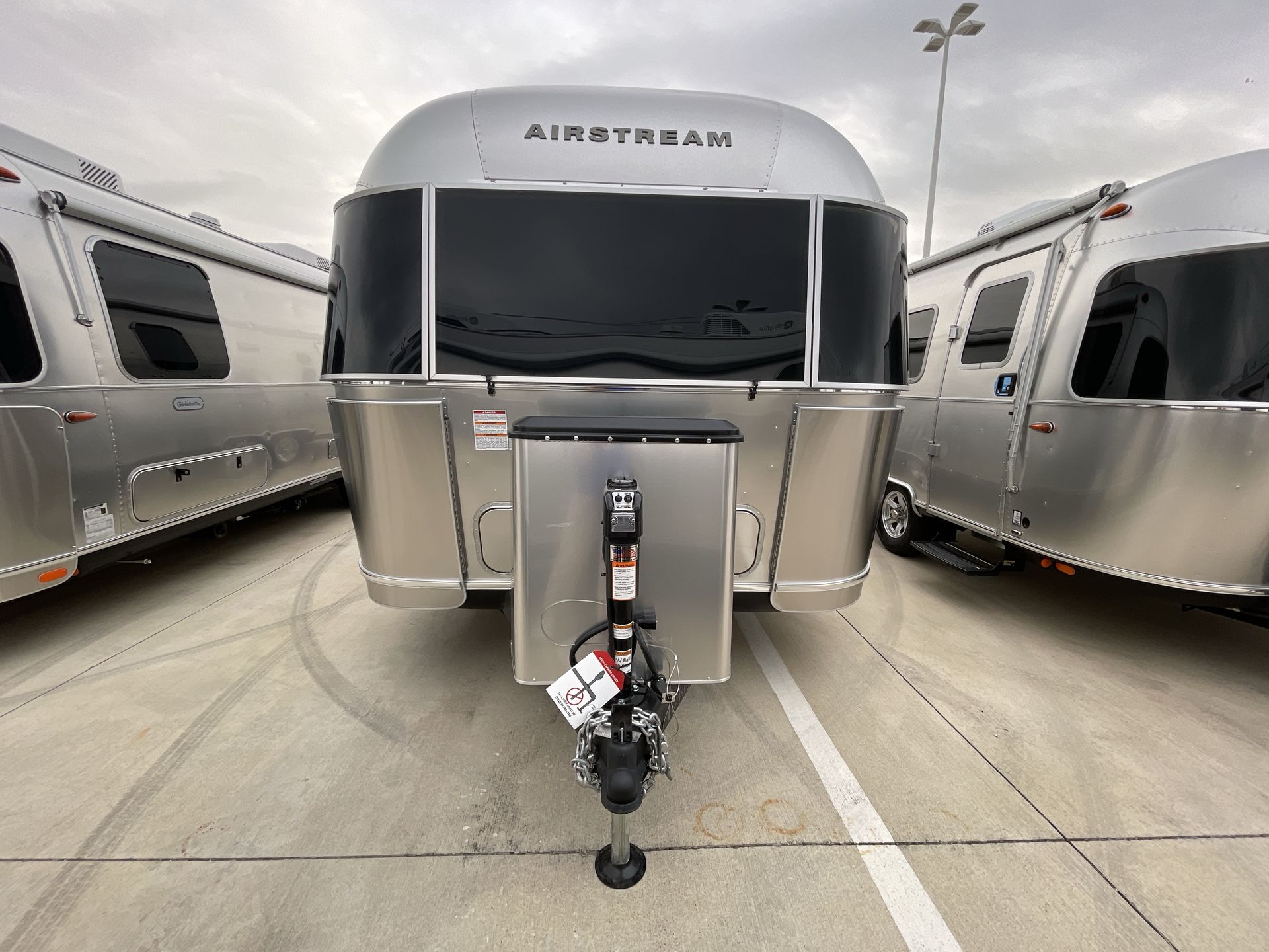 2026 Airstream 27FBQ Base