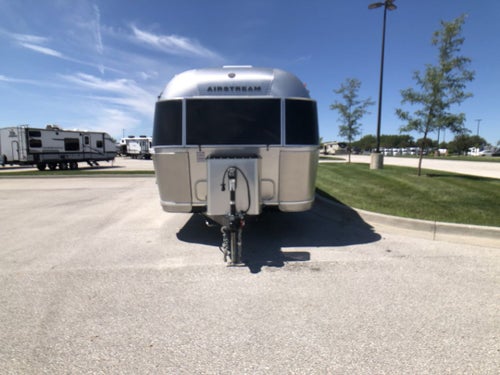 2026 Airstream 27FBQ Base
