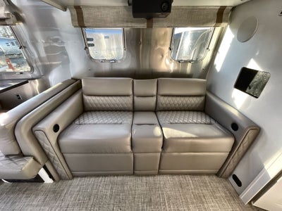2026 Airstream 33FBQ Base