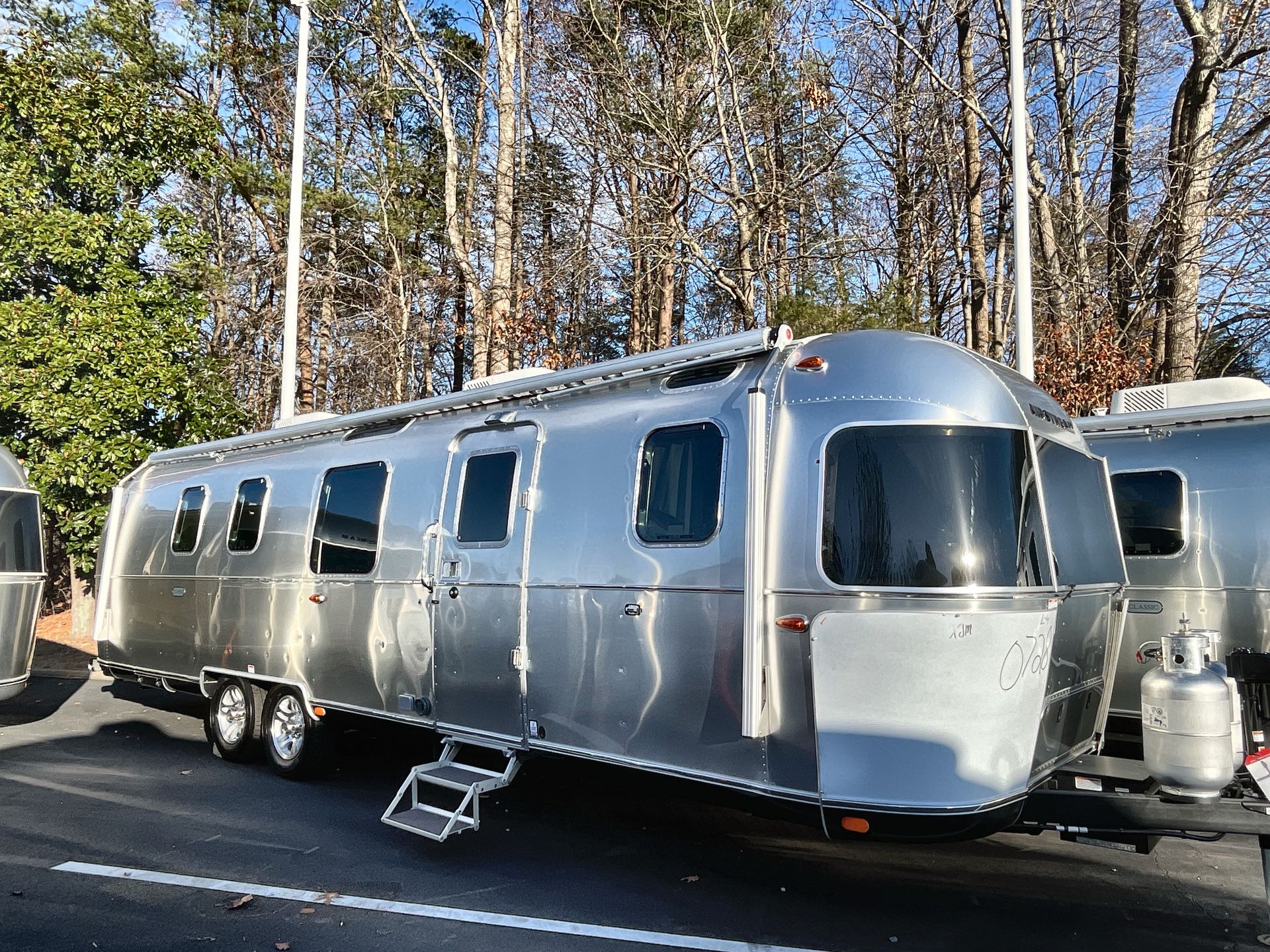 2026 Airstream 33FBQ Base