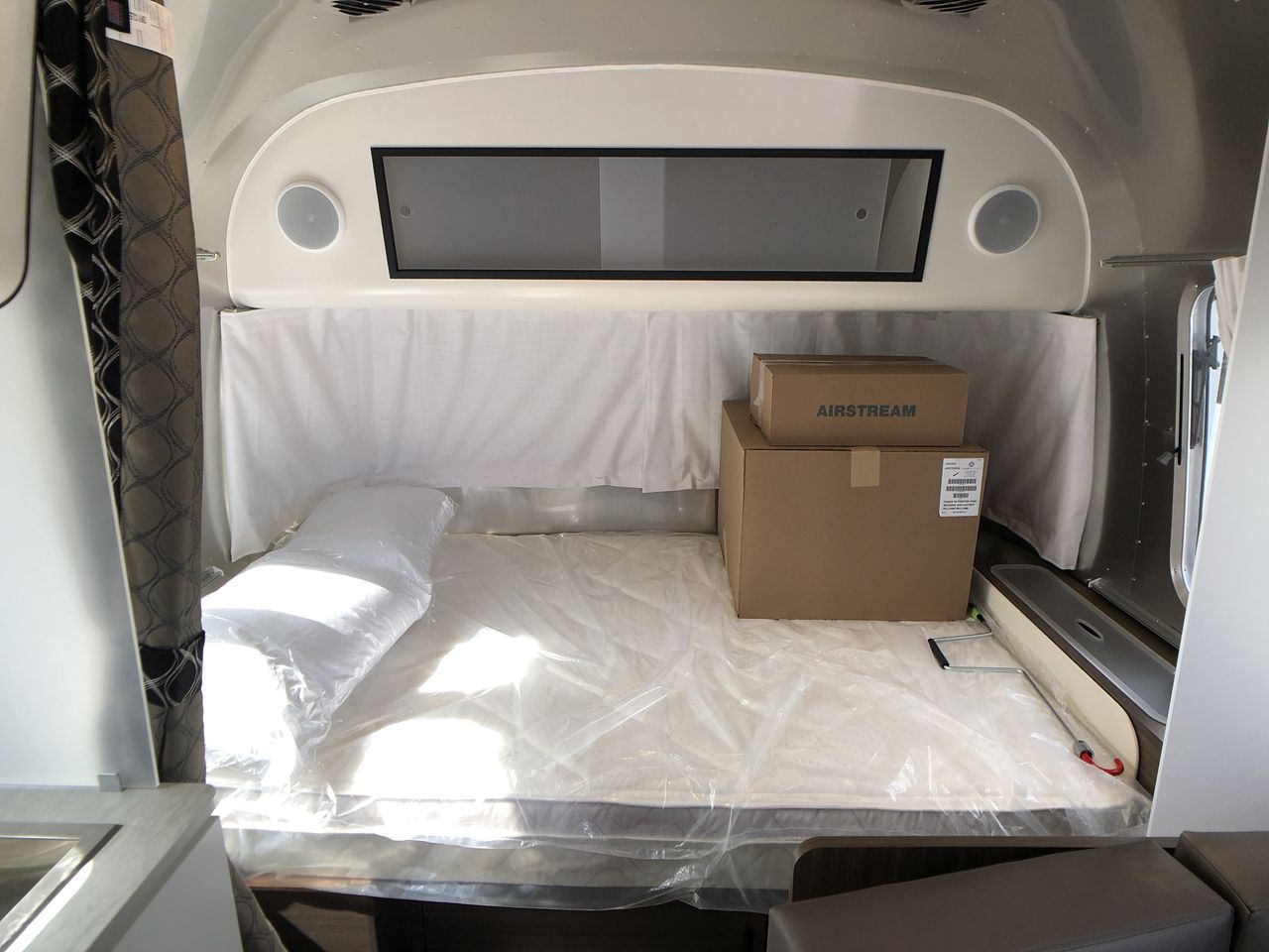 2026 Airstream 22FB Base