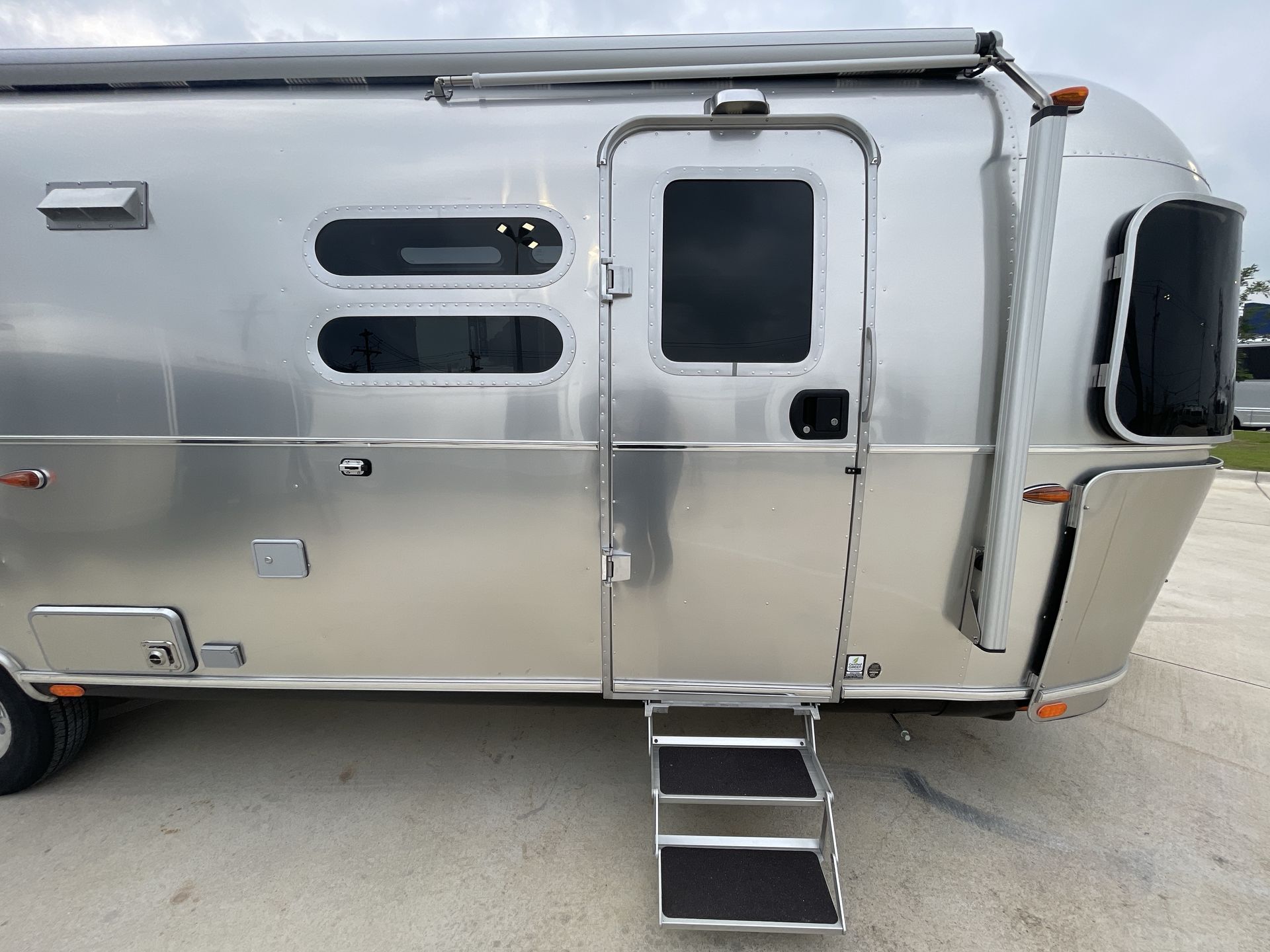 2026 Airstream 30RBT Base