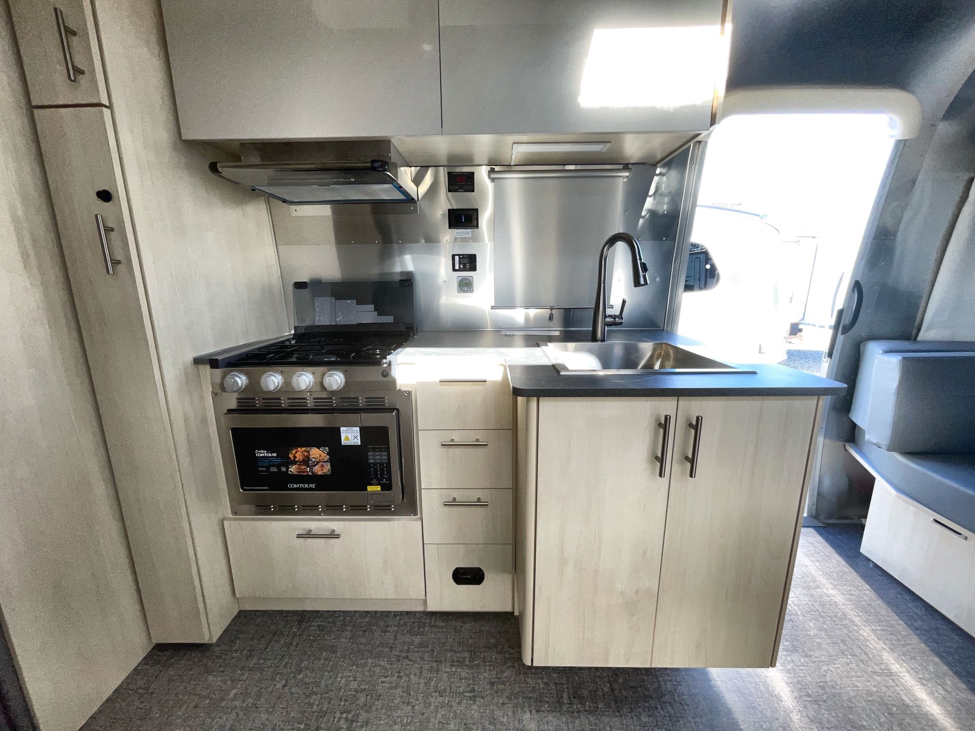 2026 Airstream 25FBT Base