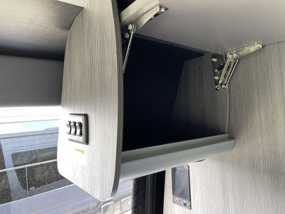 2026 Airstream 24GL 4x2 Passenger Base