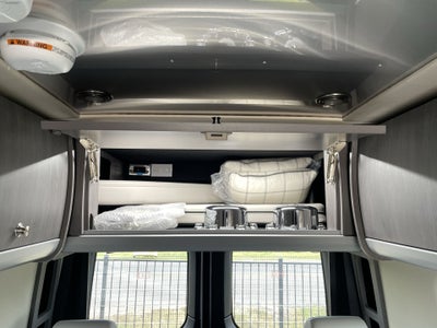 2026 Airstream 24GL 4x2 Passenger Base