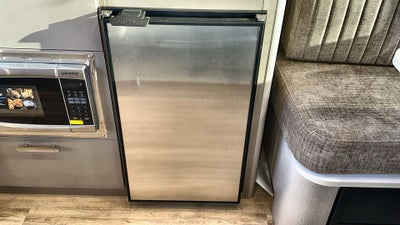 2025 Airstream 16RB Base