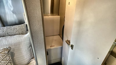 2025 Airstream 16RB Base