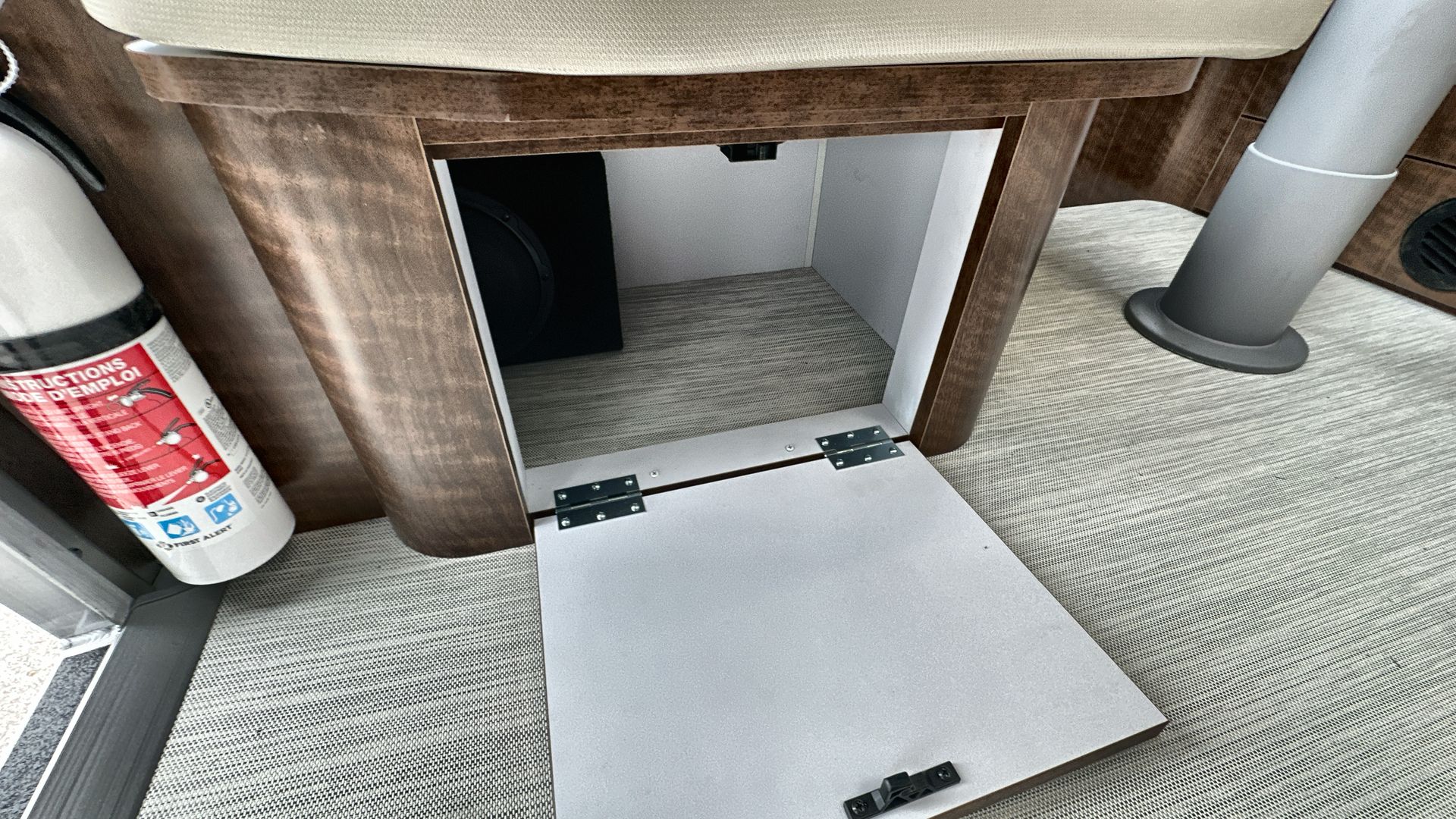 2025 Airstream 27FBQ Base