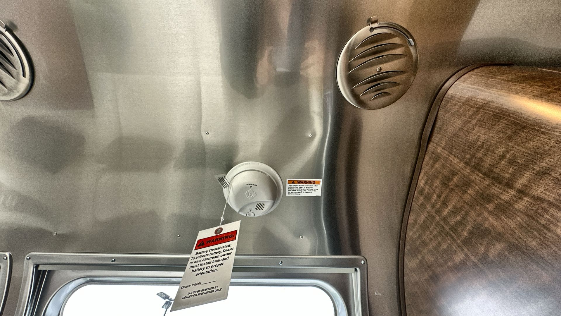 2025 Airstream 27FBQ Base