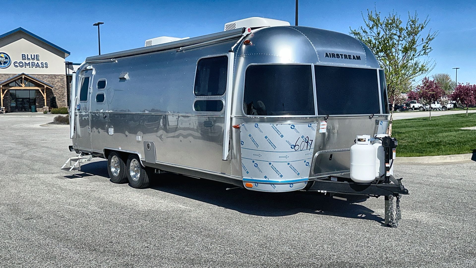 2025 Airstream 27FBQ Base