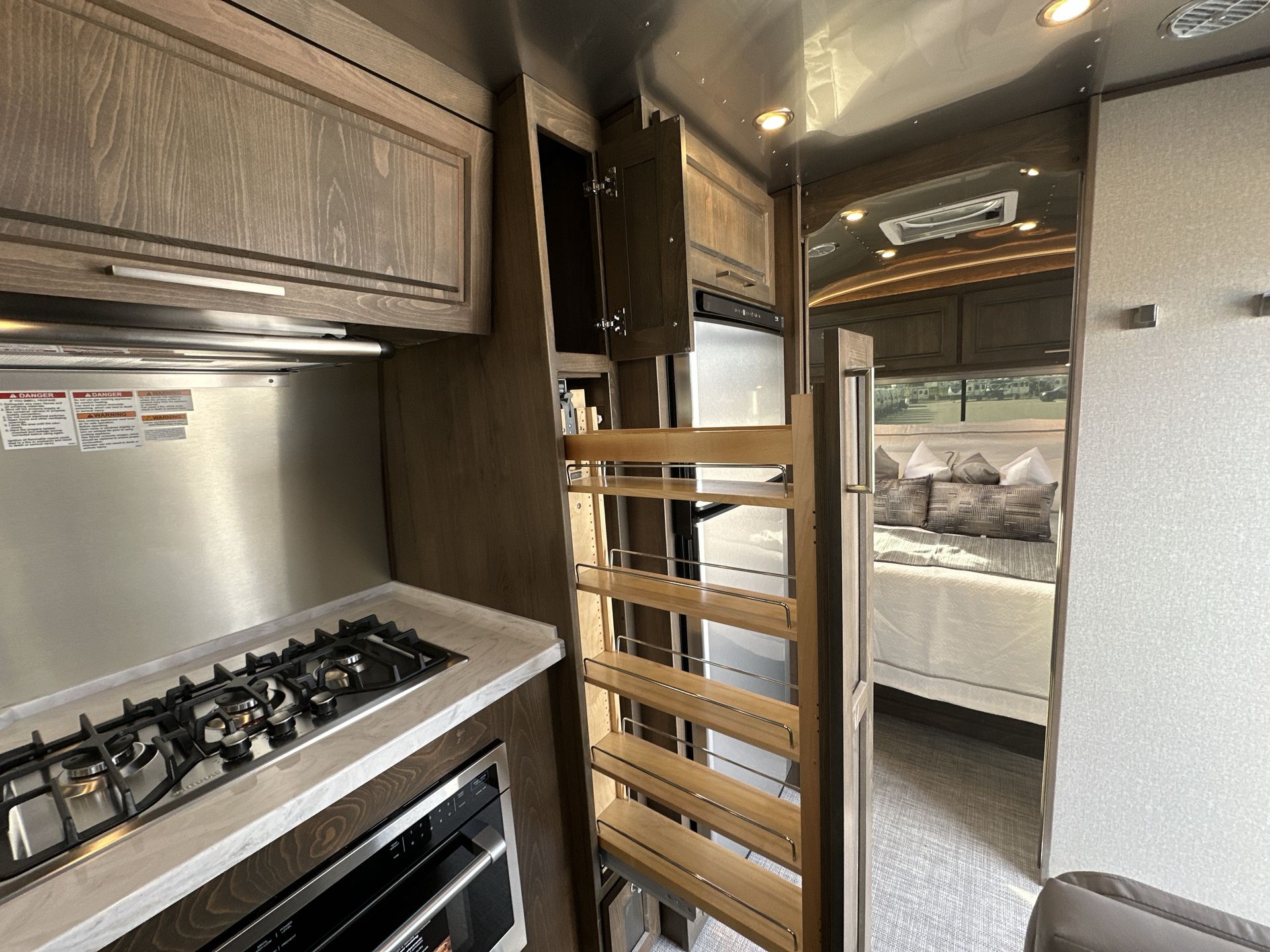2026 Airstream 33FBQ Base
