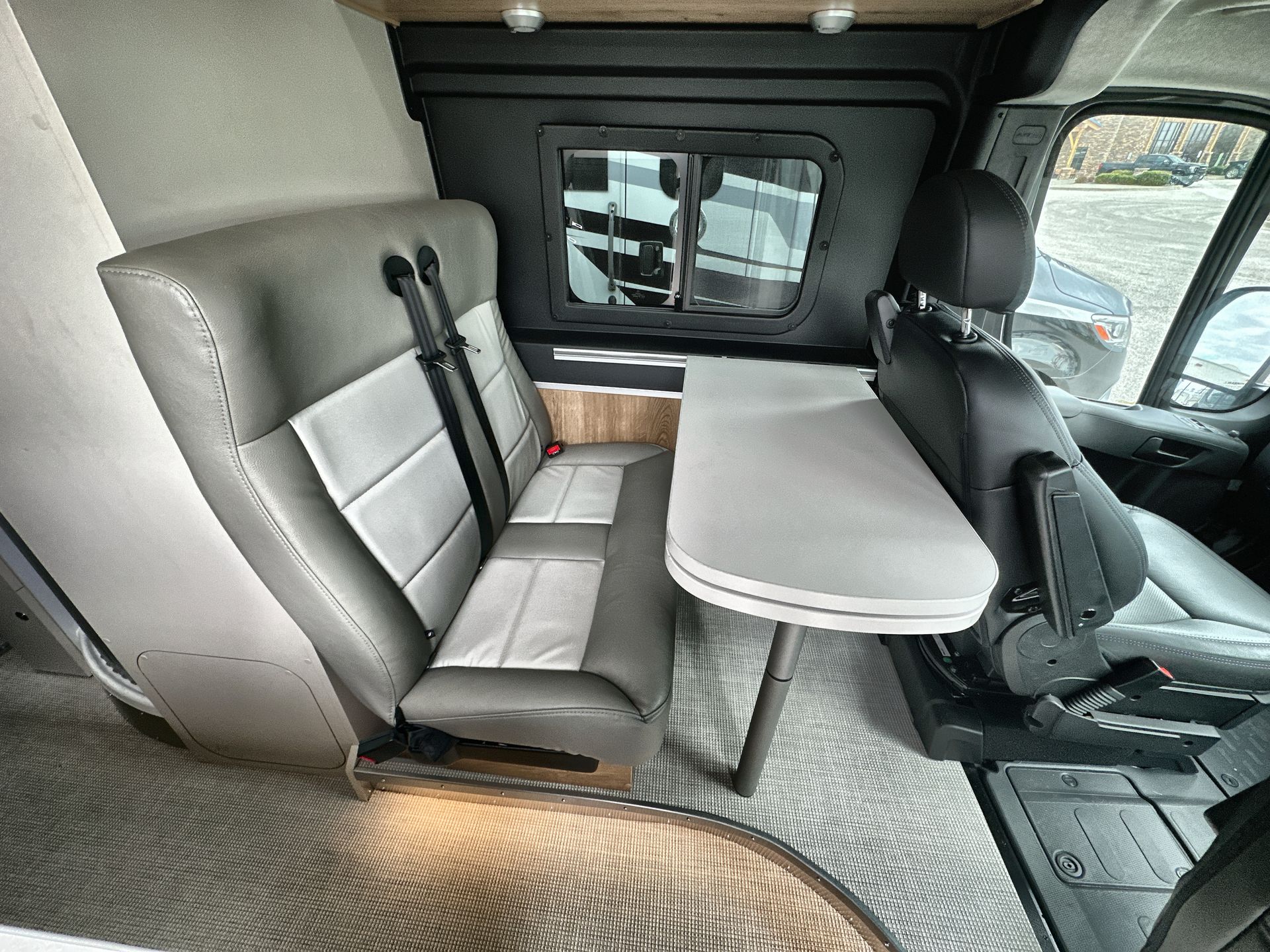 2026 Airstream Rangeline Base