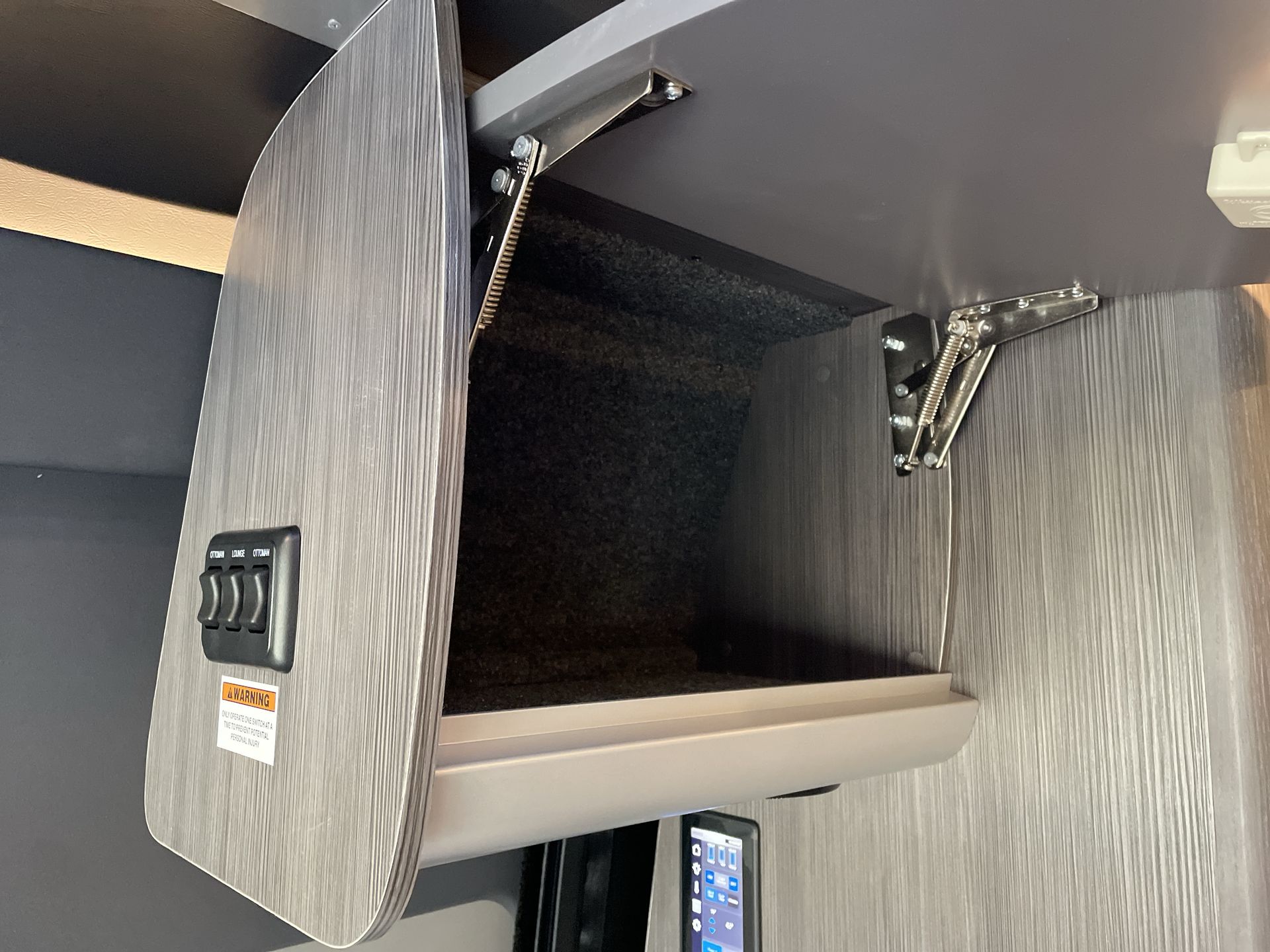 2025 Airstream 24GL Base