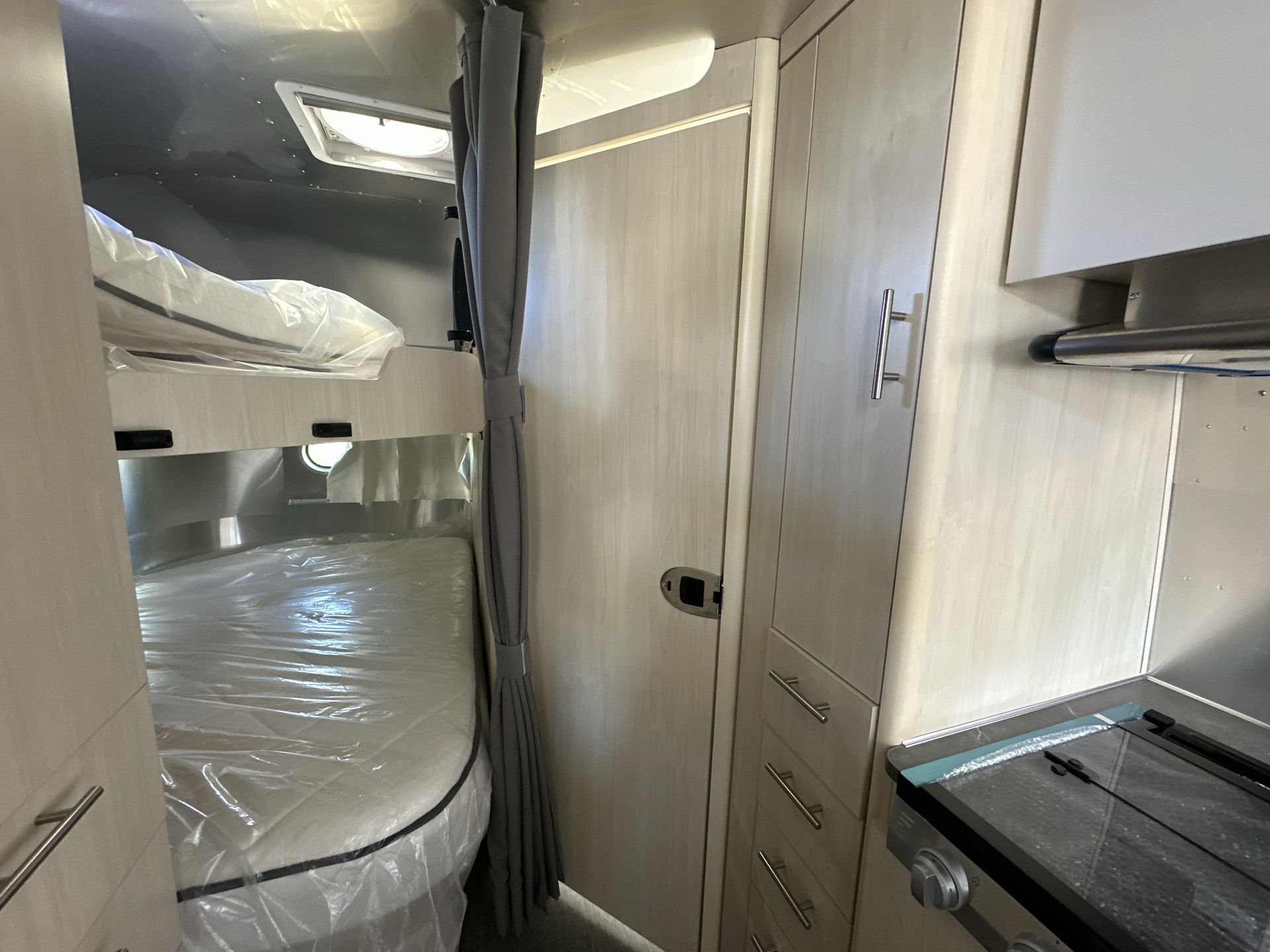 2026 Airstream 30FBBT Base