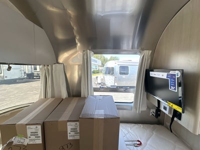 2026 Airstream 30FBBT Base