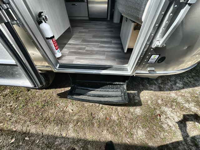 2025 Airstream 16RB Base