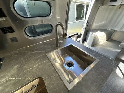 2026 Airstream 25FBQ Base