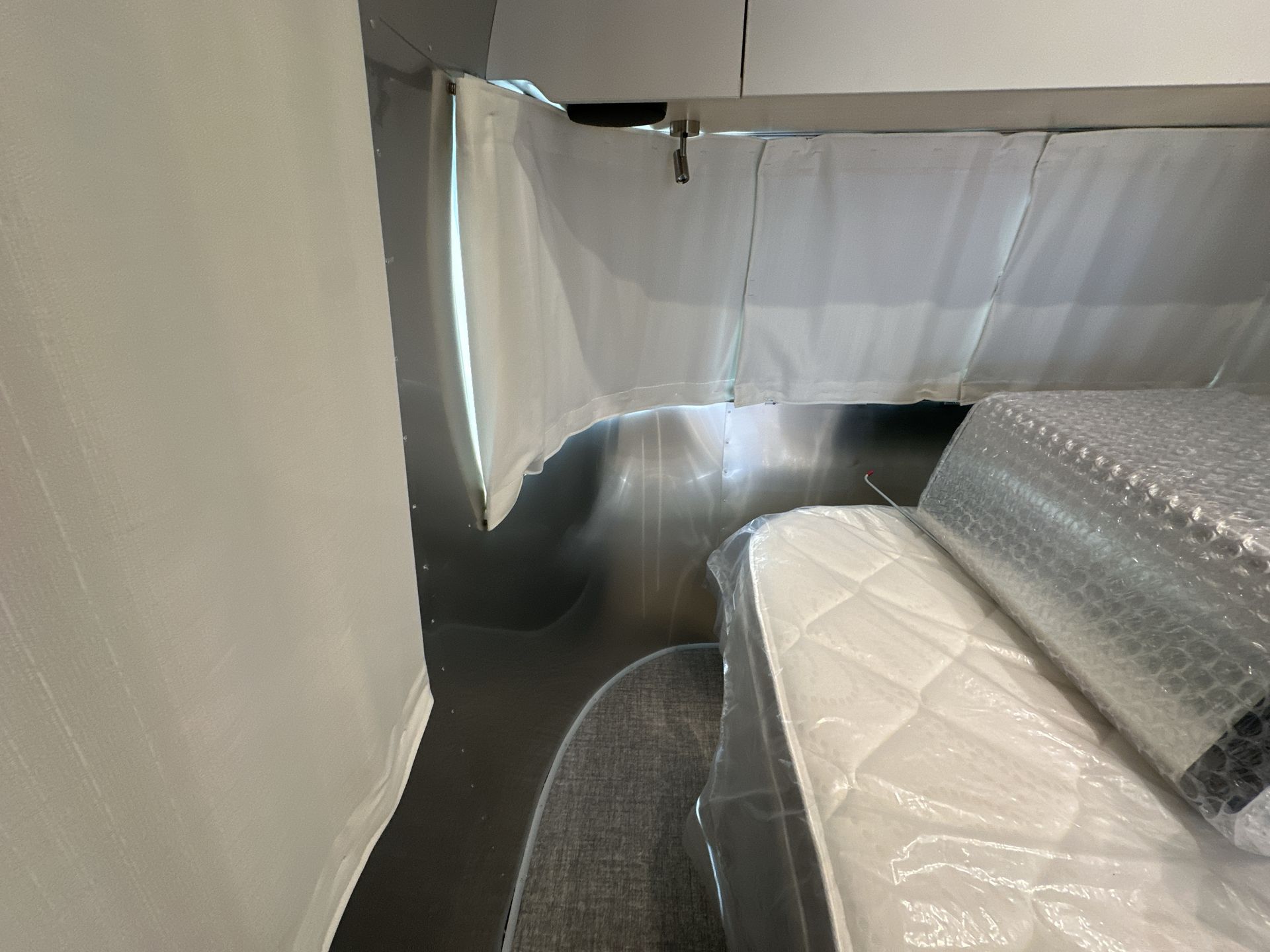 2026 Airstream 25FBQ Base