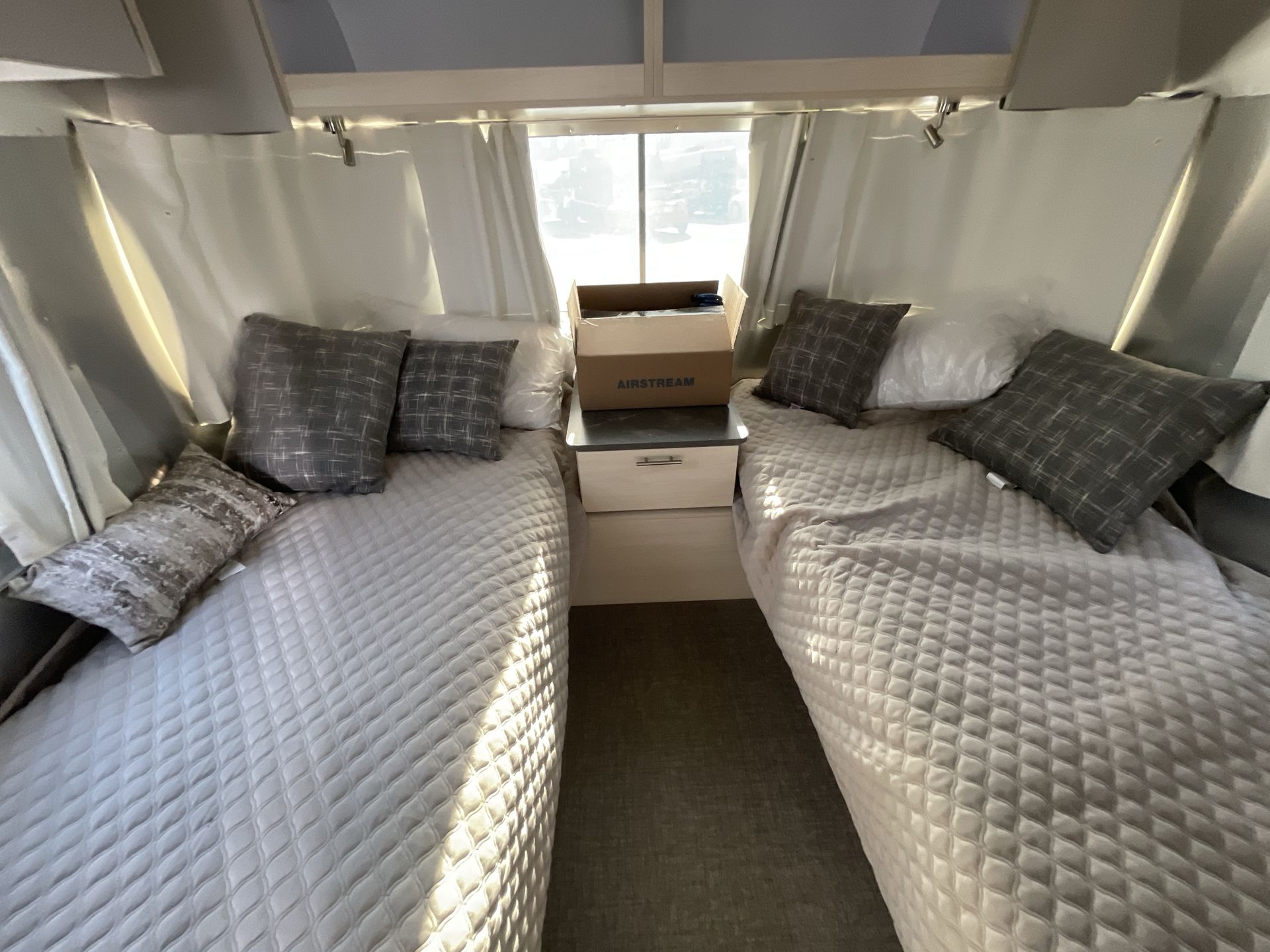 2026 Airstream 25FBT Base