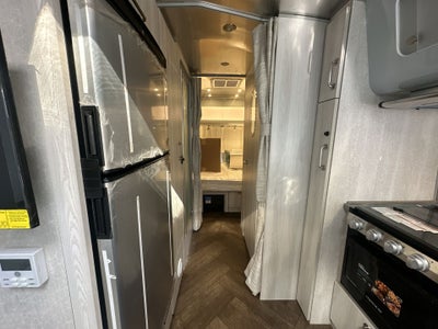 2025 Airstream 25FBQ Base