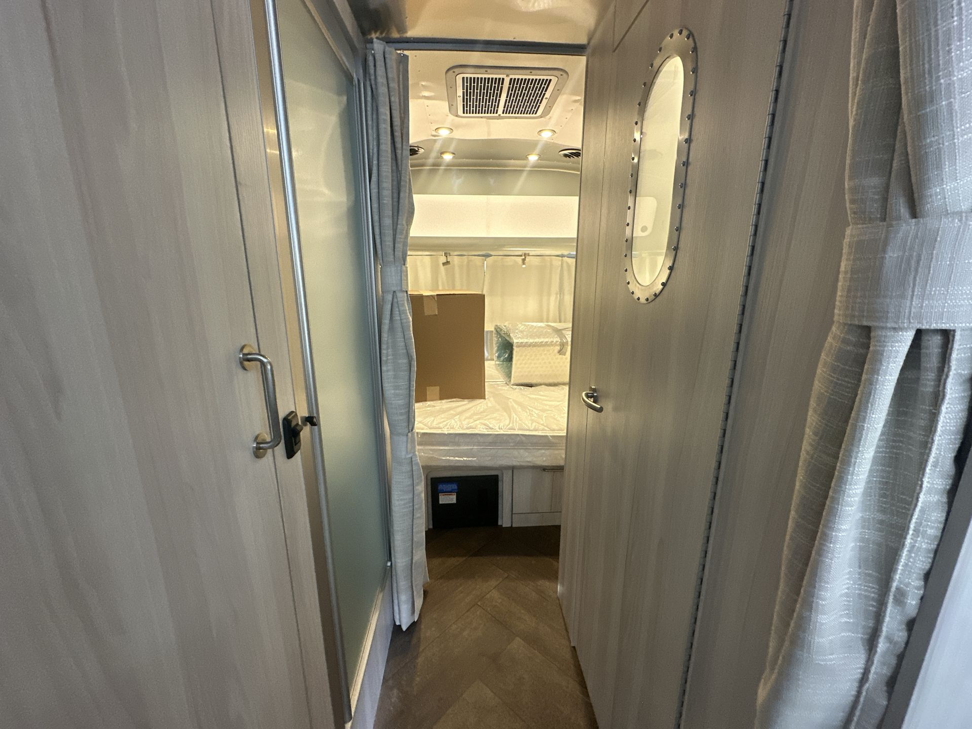 2025 Airstream 25FBQ Base