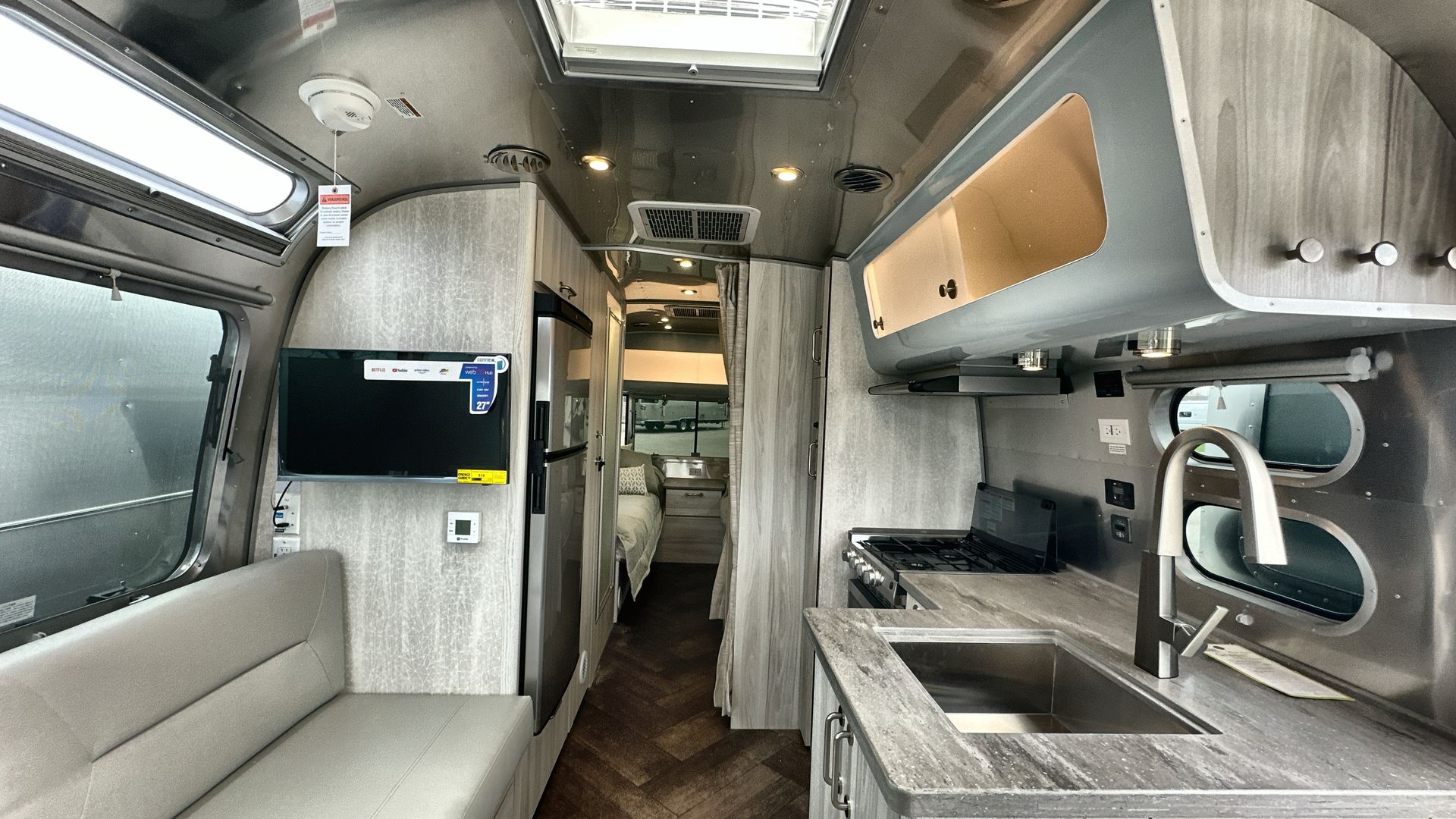 2025 Airstream 25FBT Base
