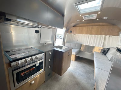 2026 Airstream 25FBQ Base