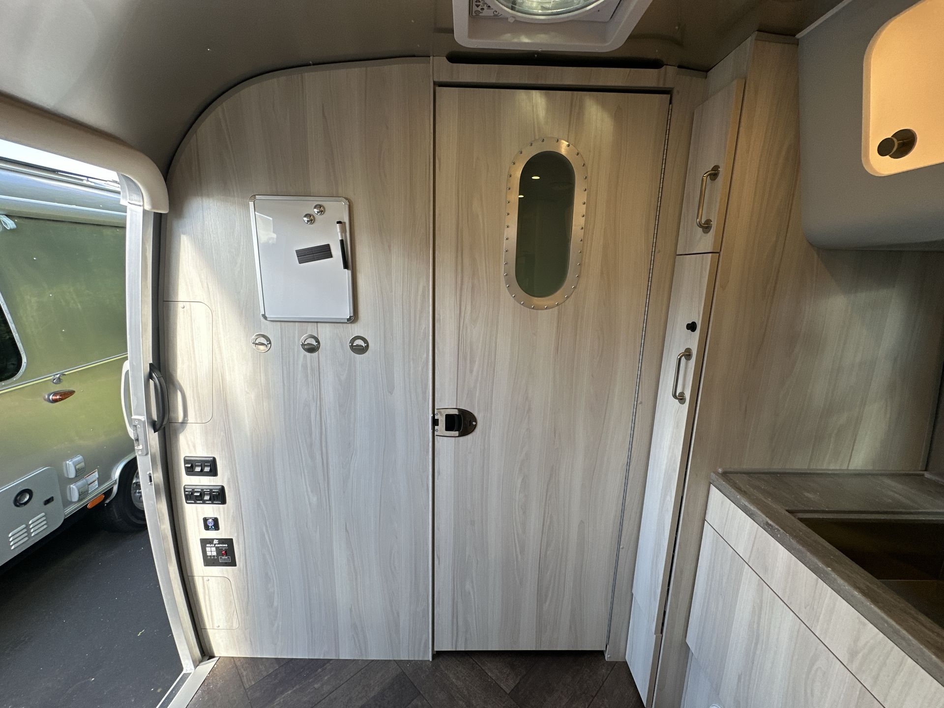 2025 Airstream 23FBT Base