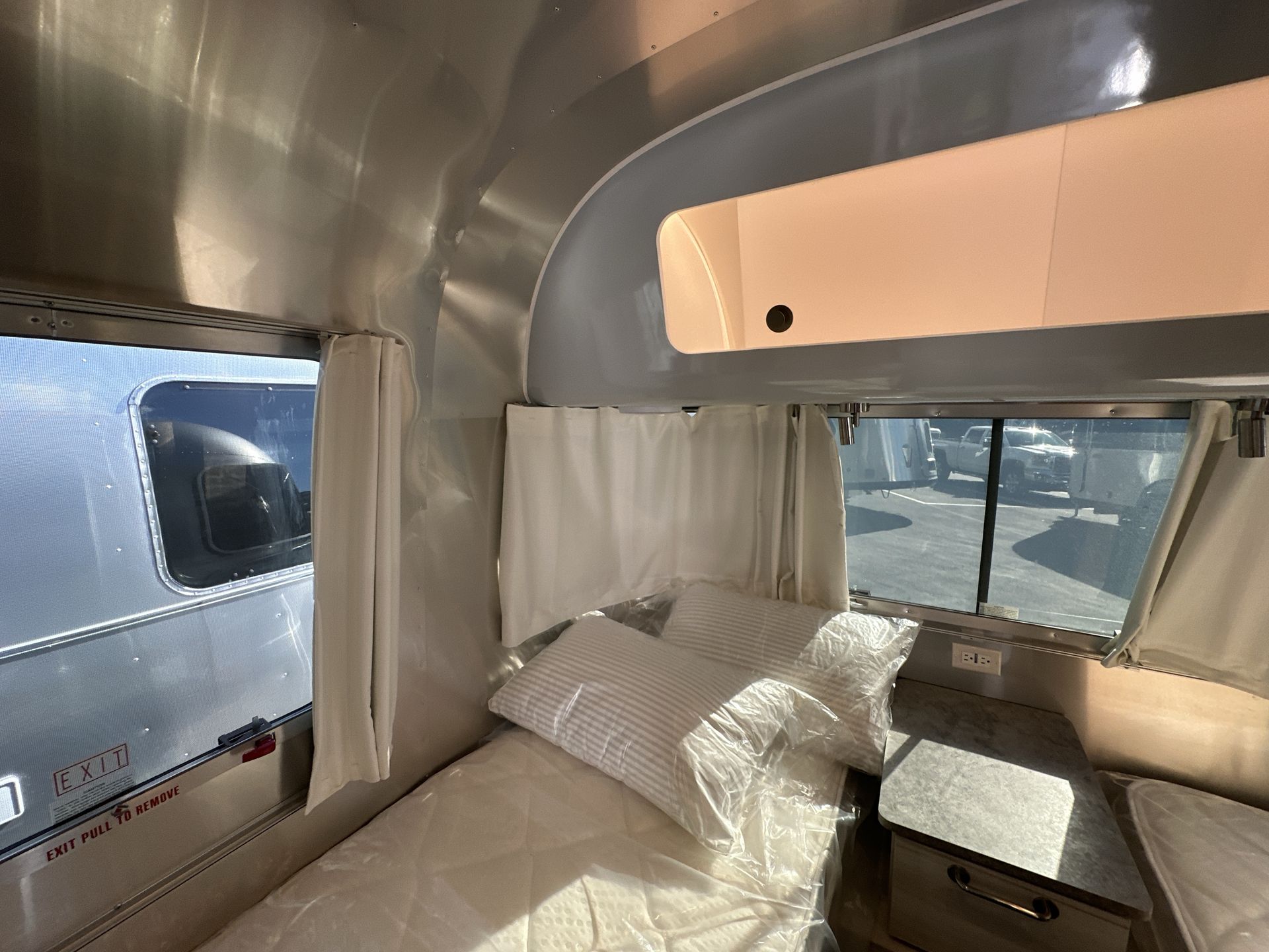 2025 Airstream 23FBT Base
