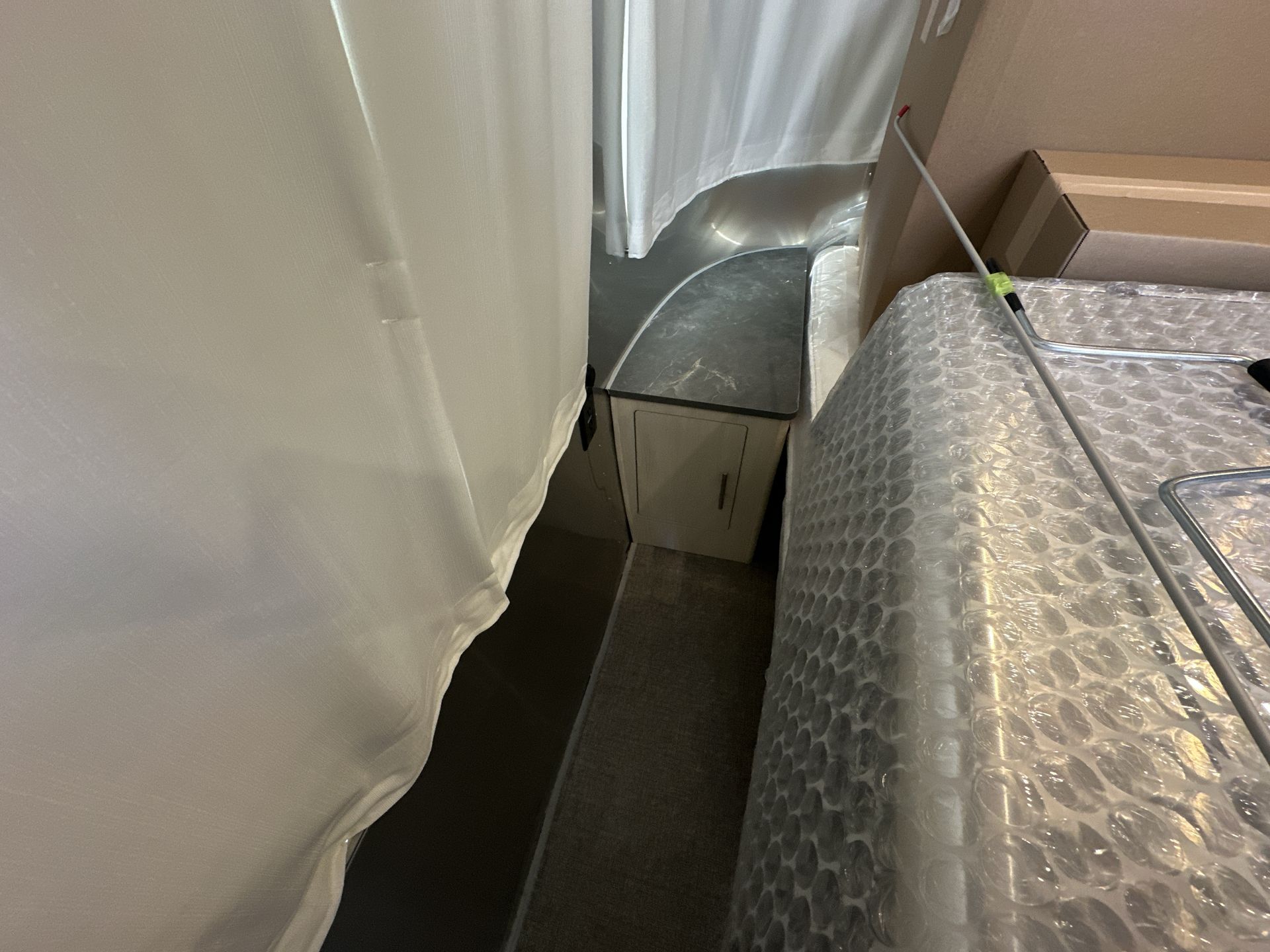 2026 Airstream 27FBQ Base