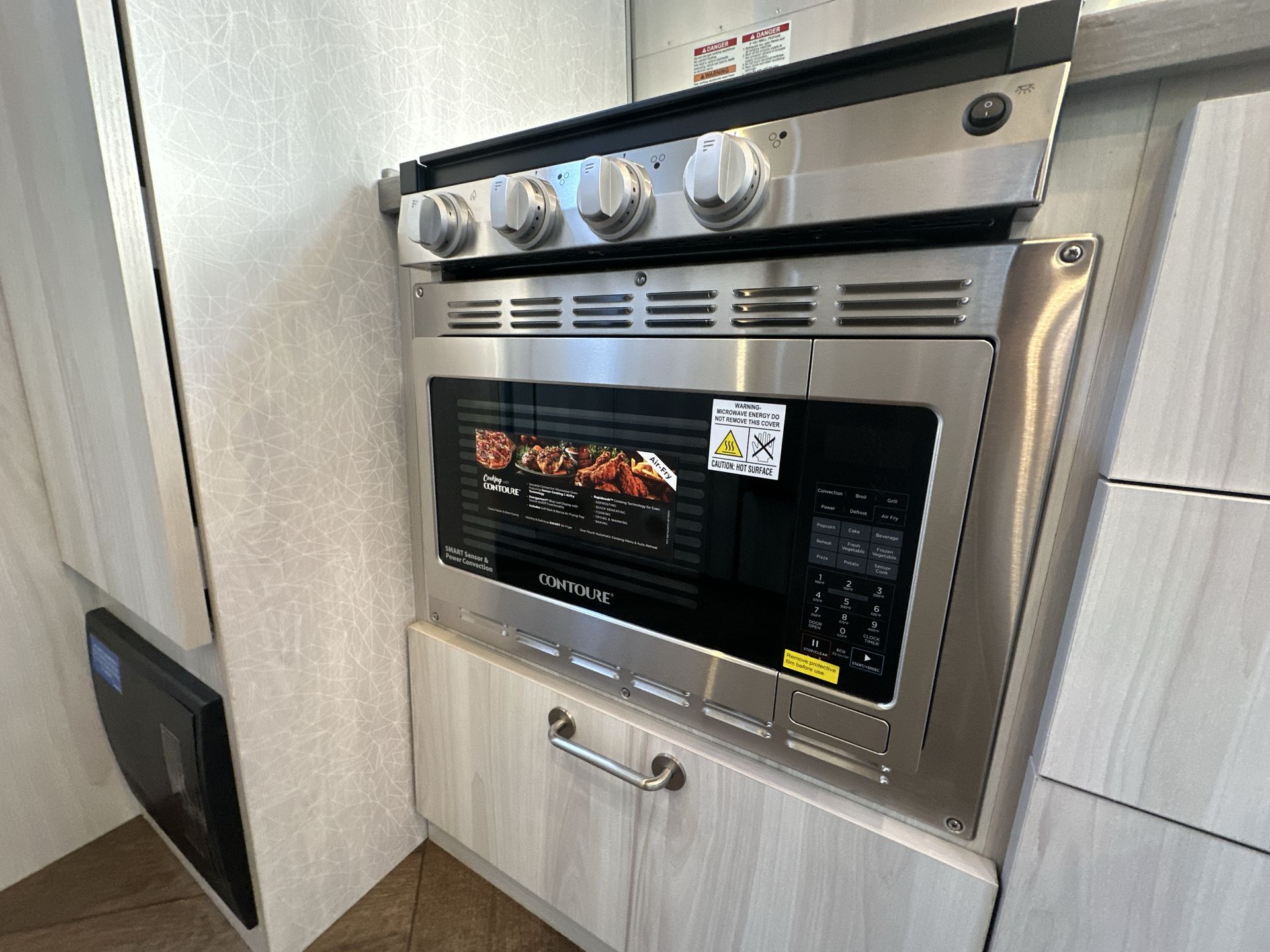 2026 Airstream 27FBQ Base