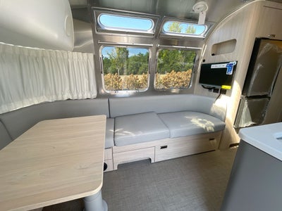 2026 Airstream 25FBT Base