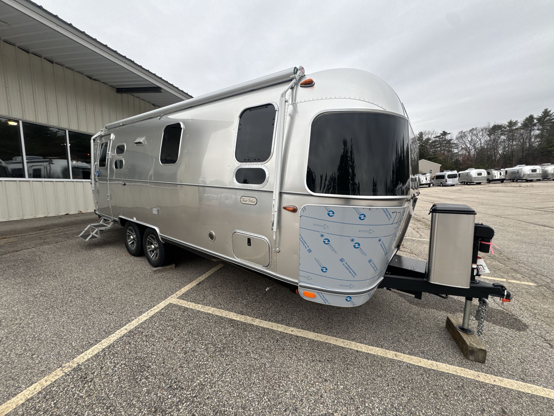 2026 Airstream 25FBQ Base