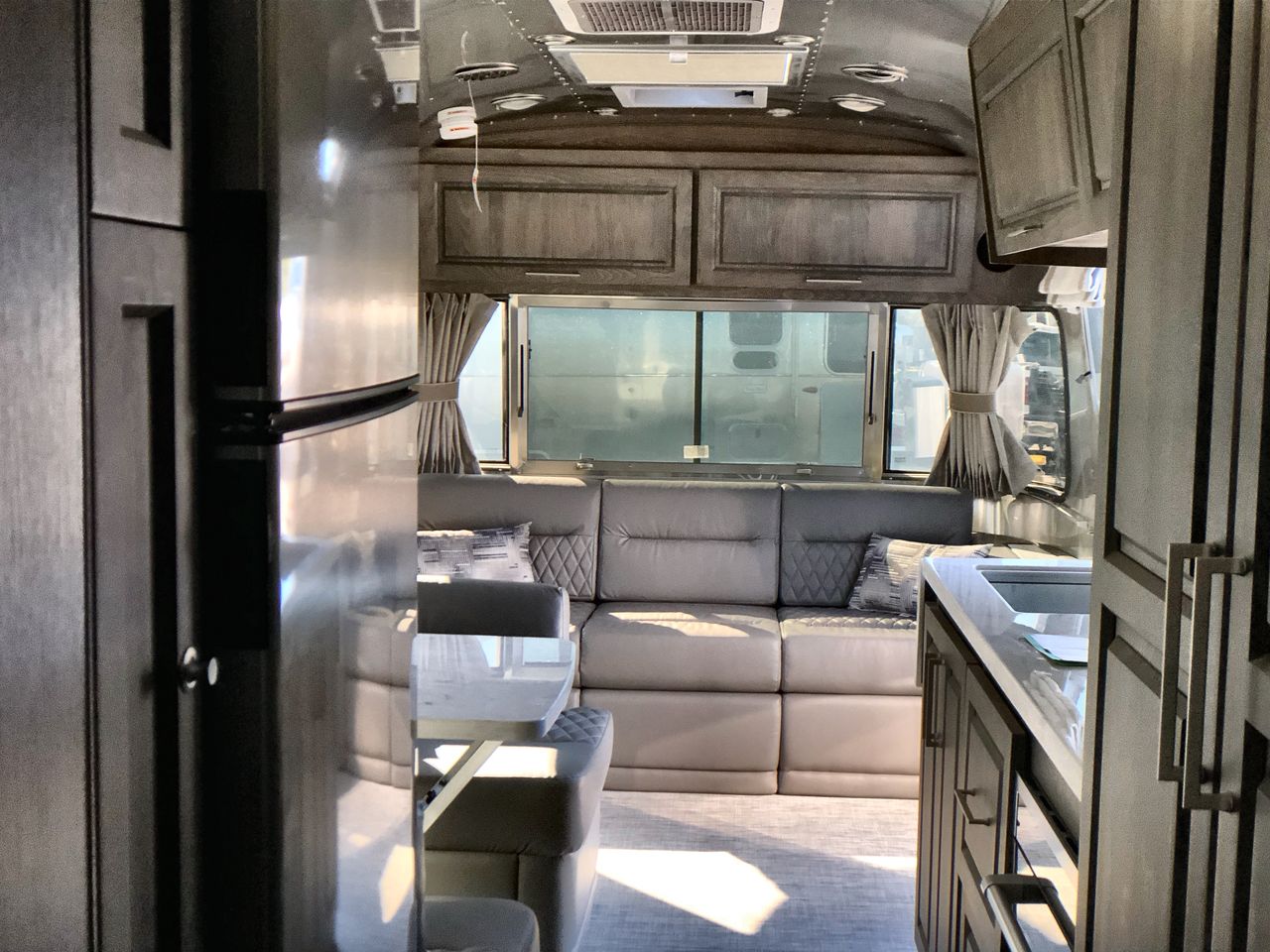 2026 Airstream 30RBT Base