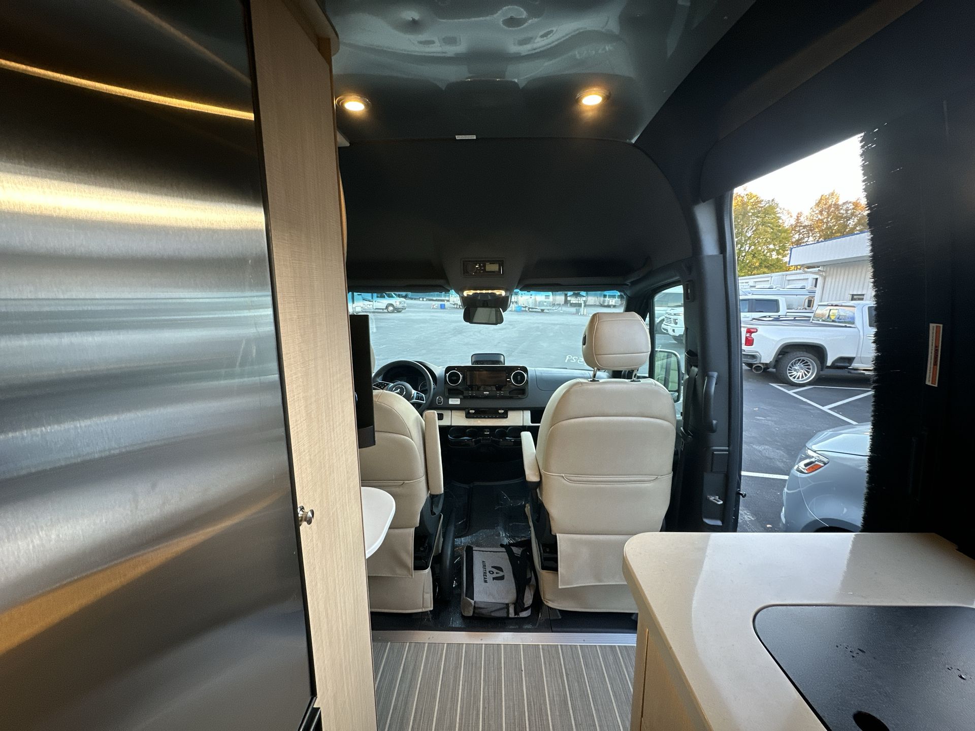 2026 Airstream 24GT Tommy Bahama Base