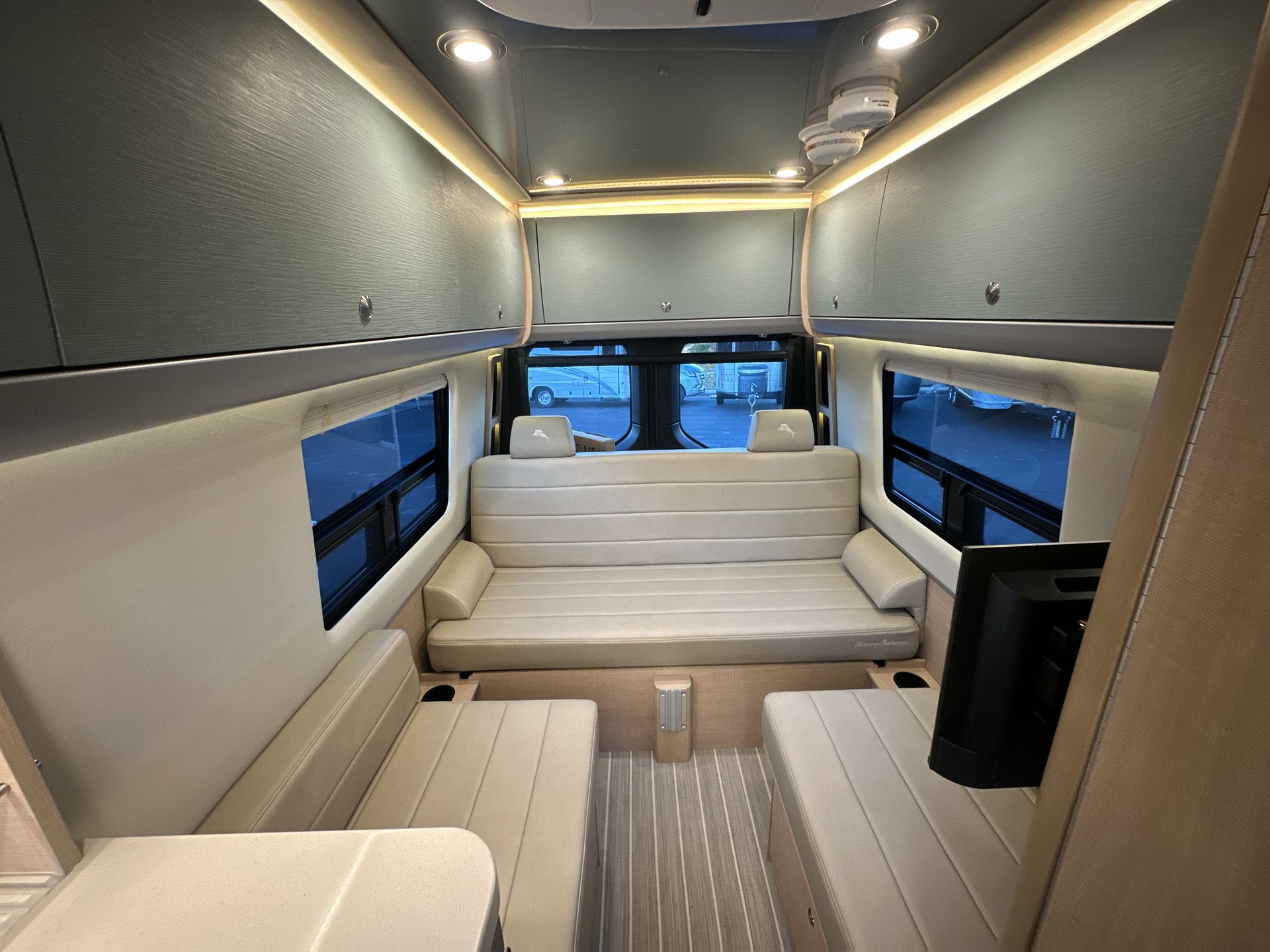2026 Airstream 24GT Tommy Bahama Base