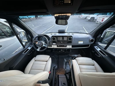 2026 Airstream 24GT Tommy Bahama Base