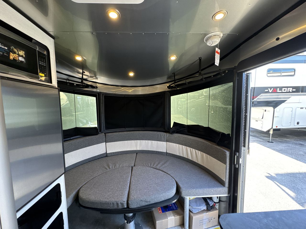 2026 Airstream 20Xe Base