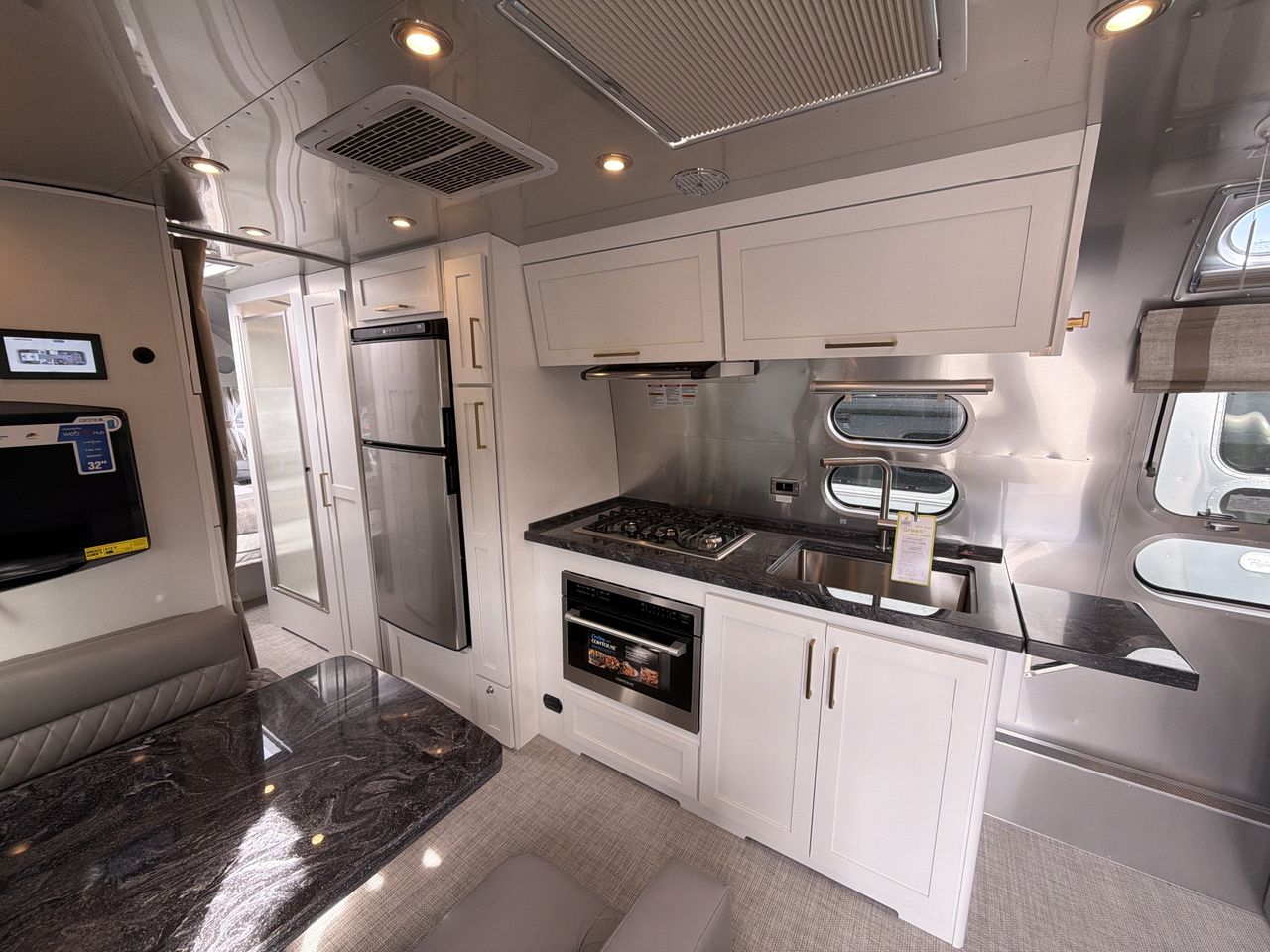 2026 Airstream 28RBQ Base