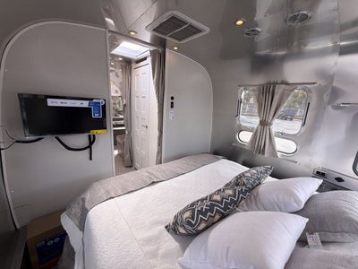 2026 Airstream 28RBQ Base